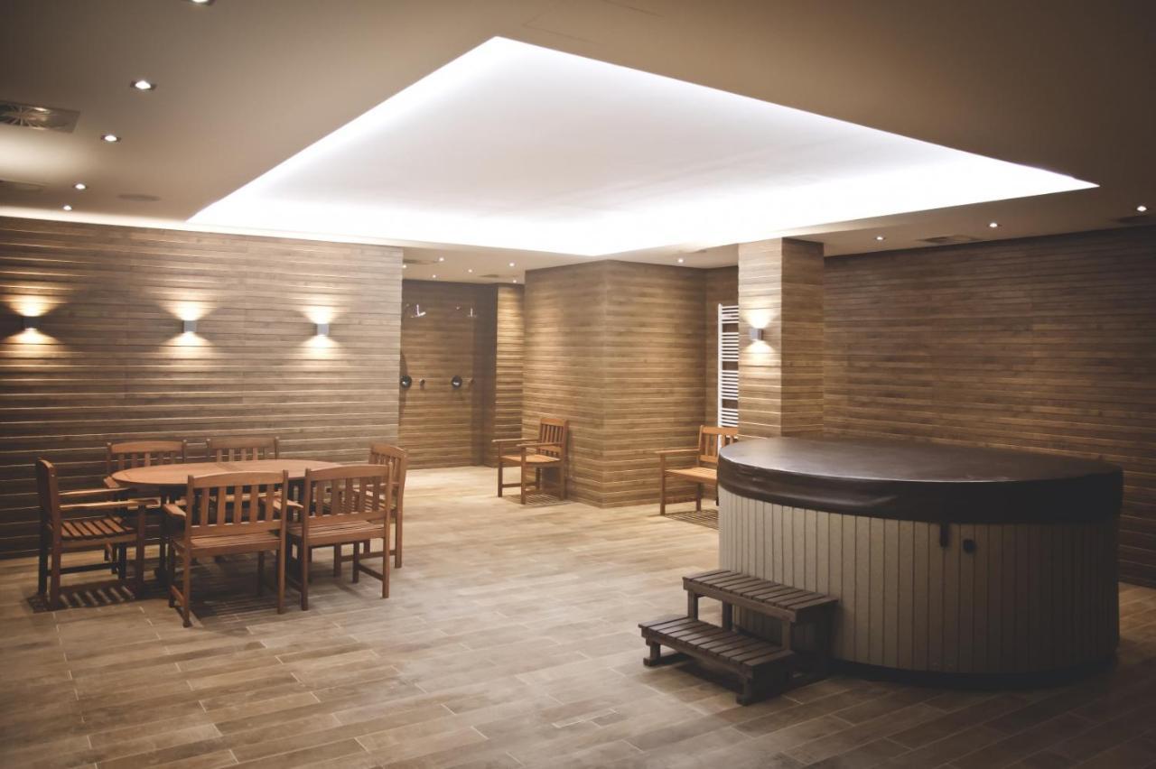 Apartman Rezidence Moser-Free Parking Garage Karlovy Vary Bagian luar foto