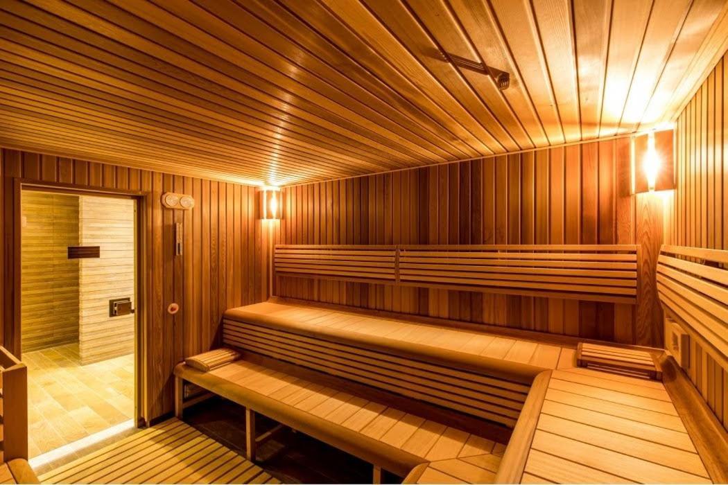 Apartman Rezidence Moser-Free Parking Garage Karlovy Vary Bagian luar foto
