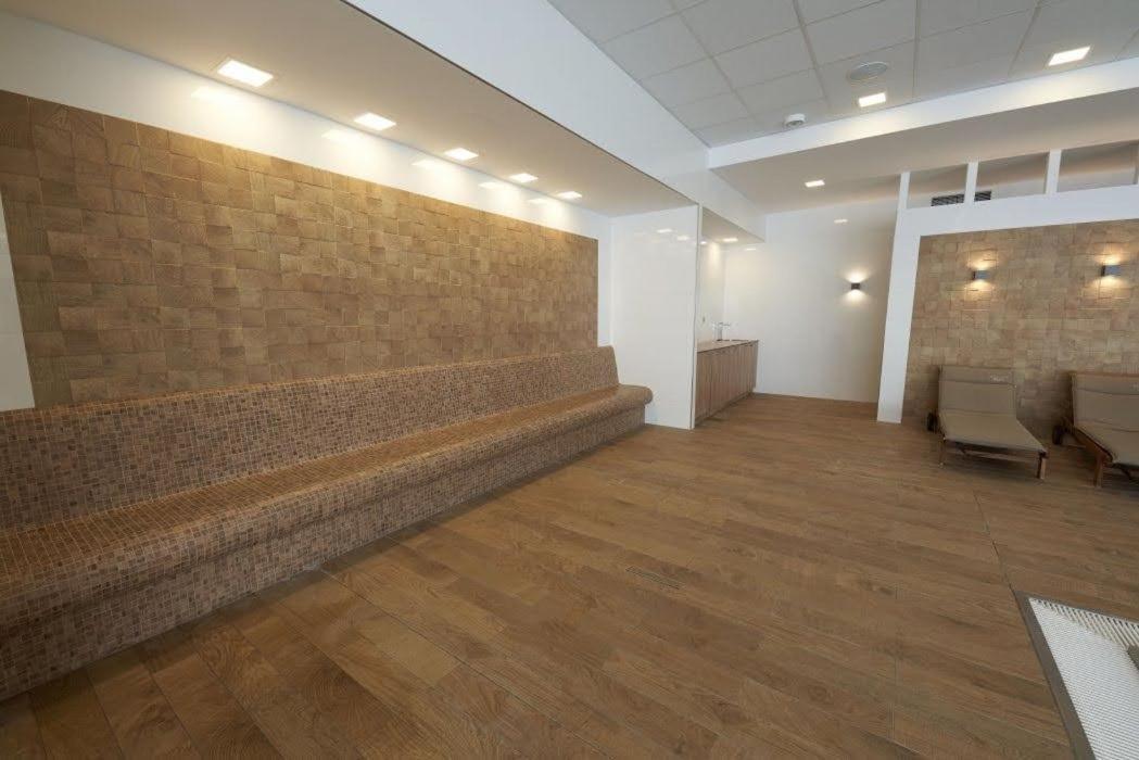 Apartman Rezidence Moser-Free Parking Garage Karlovy Vary Bagian luar foto